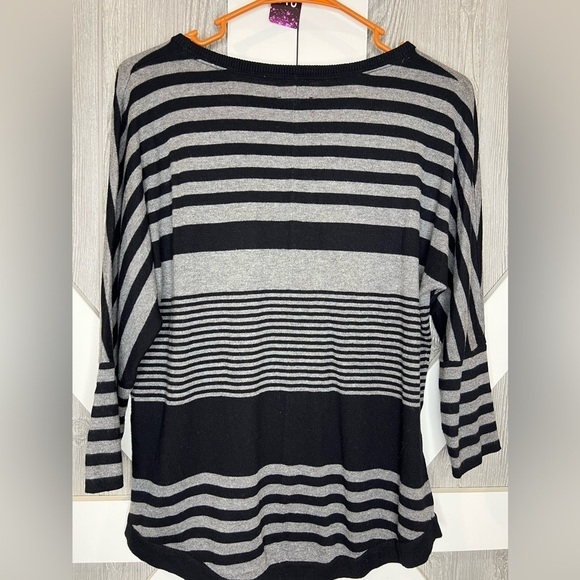 Market & Spruce 3/4 length sleeve black and gray striped sweater S - Picture 6 of 6